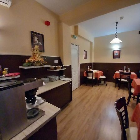 Hotel Kata Panzio Oroszlány Exteriér fotografie