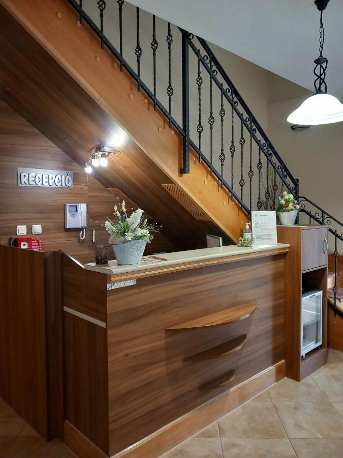 Hotel Kata Panzio Oroszlány Exteriér fotografie