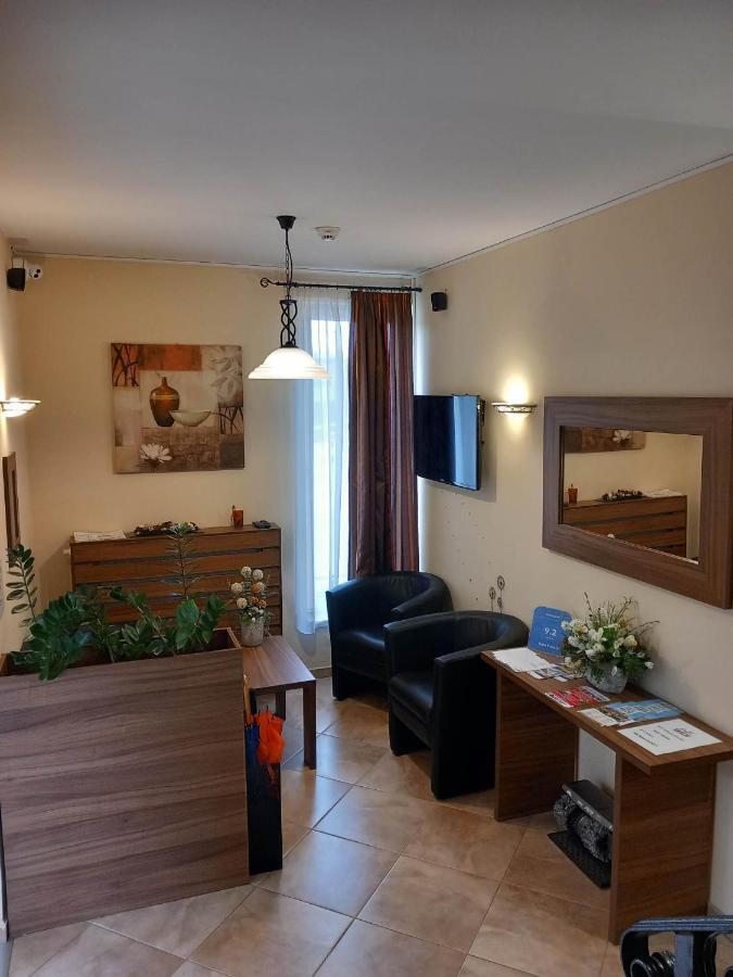 Hotel Kata Panzio Oroszlány Exteriér fotografie