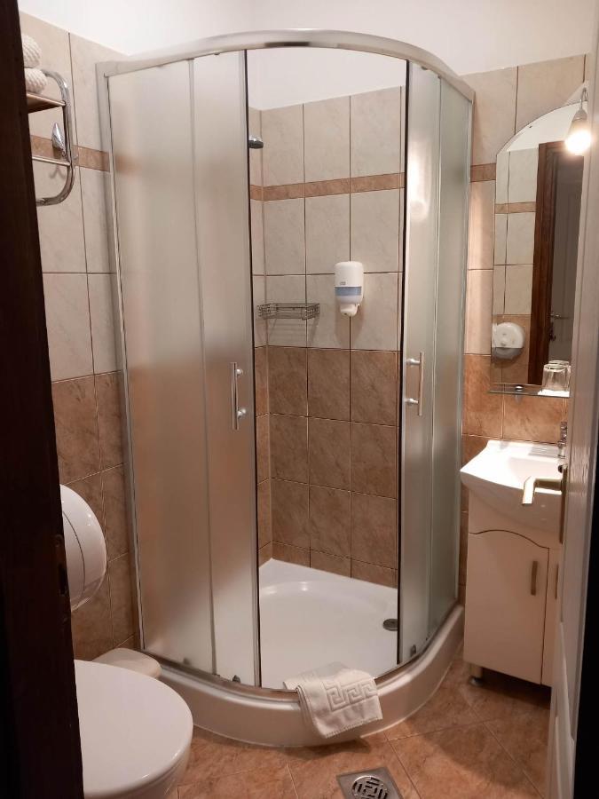 Hotel Kata Panzio Oroszlány Exteriér fotografie