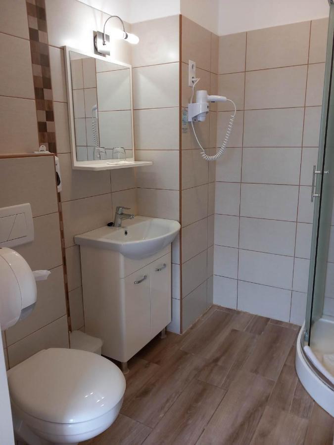 Hotel Kata Panzio Oroszlány Exteriér fotografie