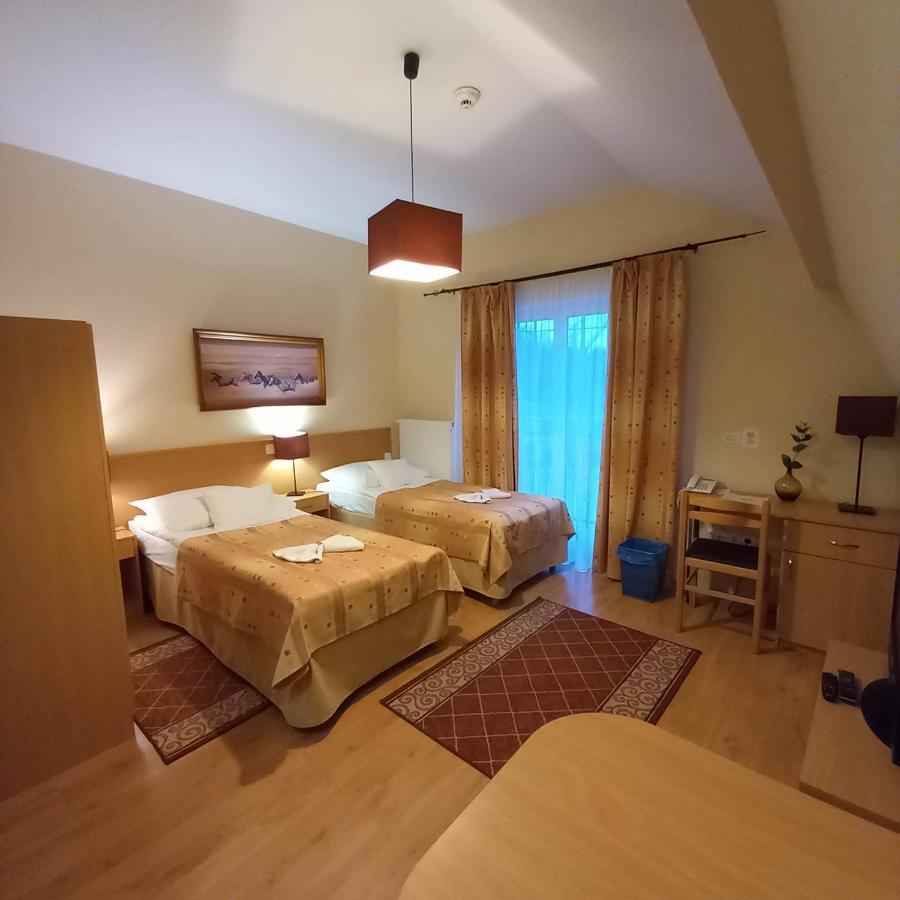 Hotel Kata Panzio Oroszlány Exteriér fotografie